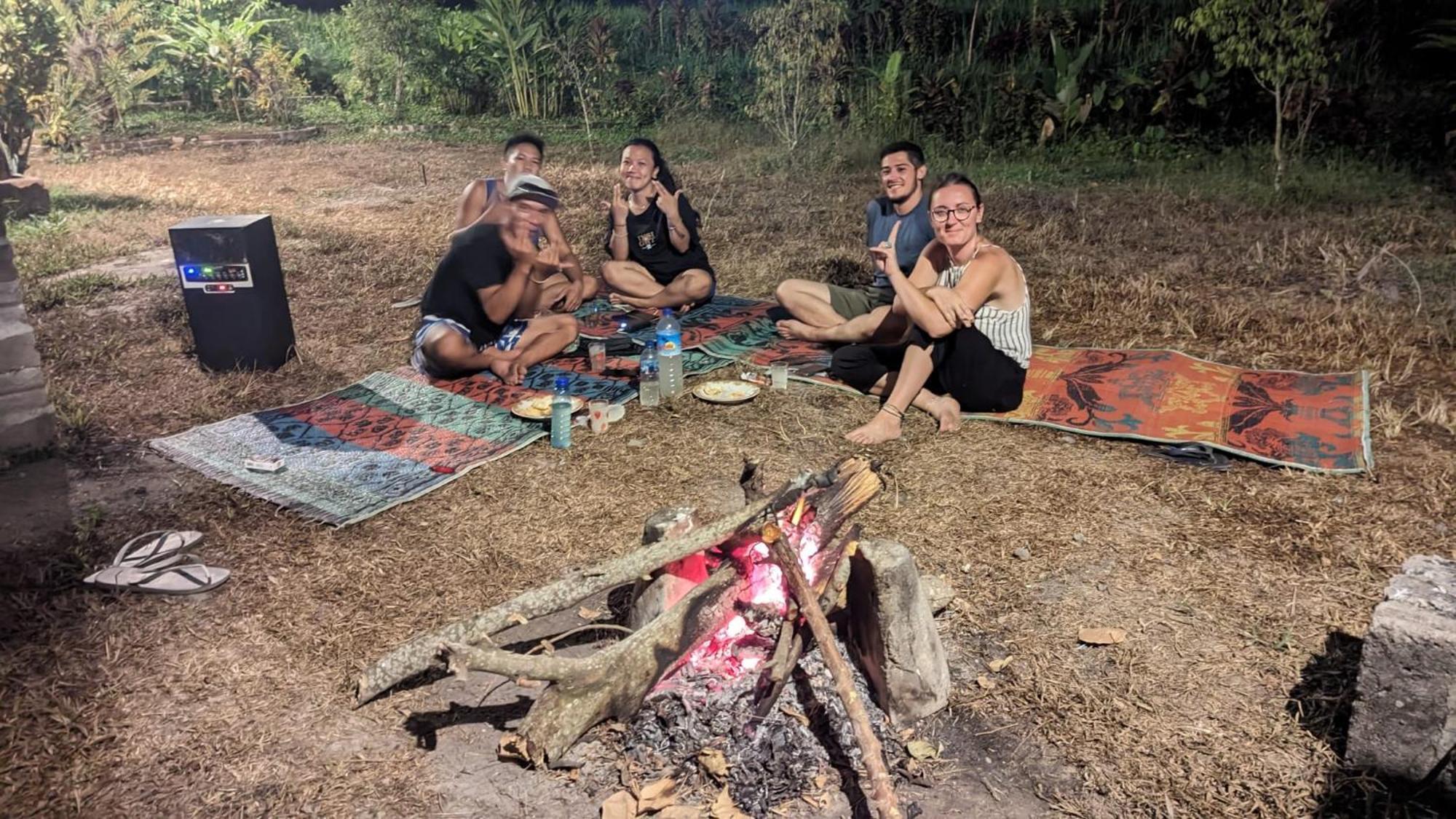 New Rinjani Homestay เตเตบาตู ภายนอก รูปภาพ