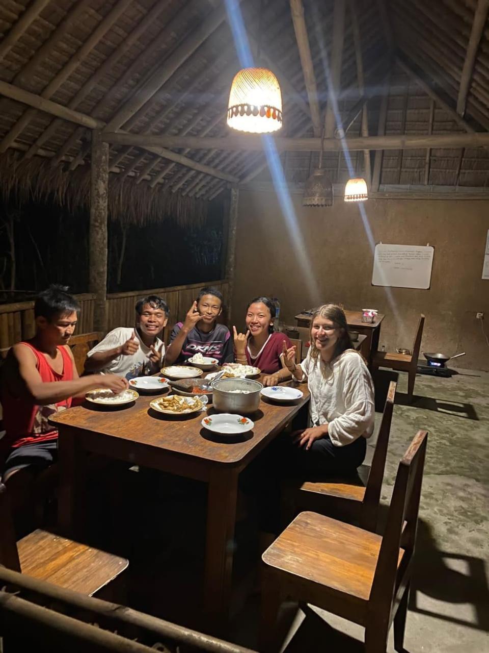 New Rinjani Homestay เตเตบาตู ห้อง รูปภาพ